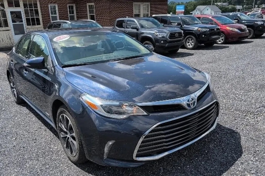 2016 Toyota Avalon Hybrid XLE Premium photo 1