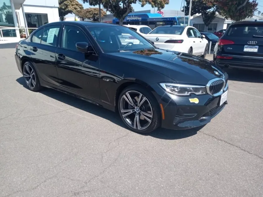 2022 Bmw 330e 3-Series photo 1