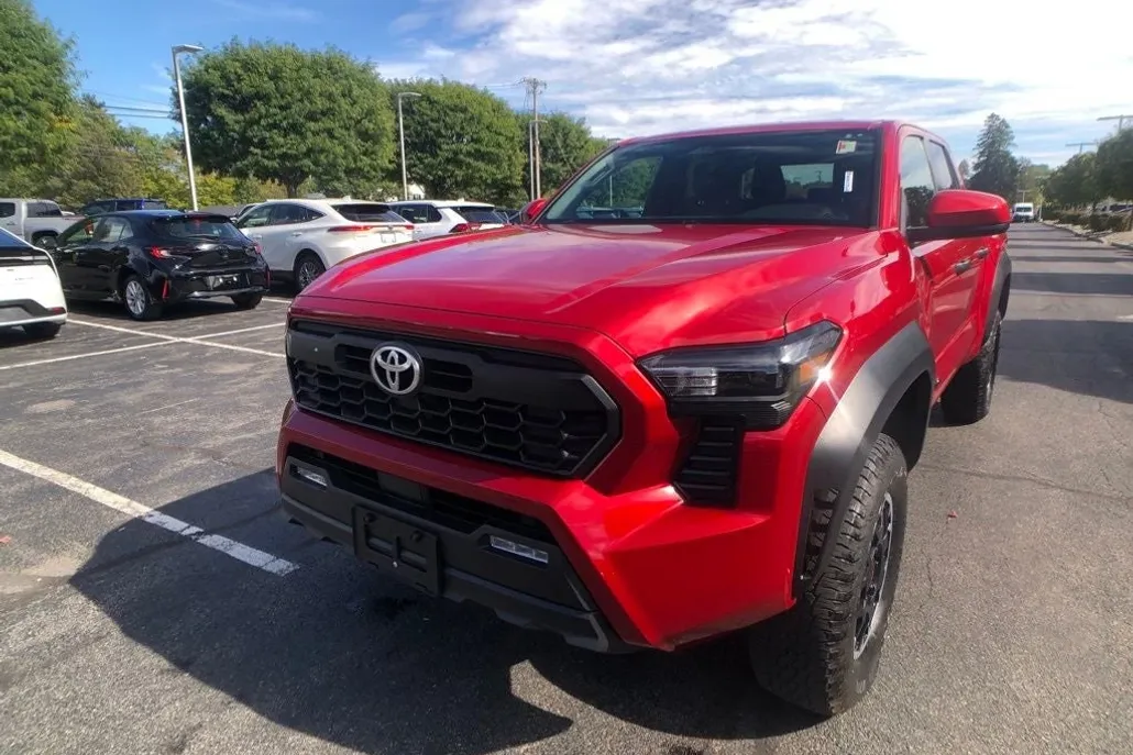 2024 Toyota Tacoma TRD Off-Road 4x4 photo 1