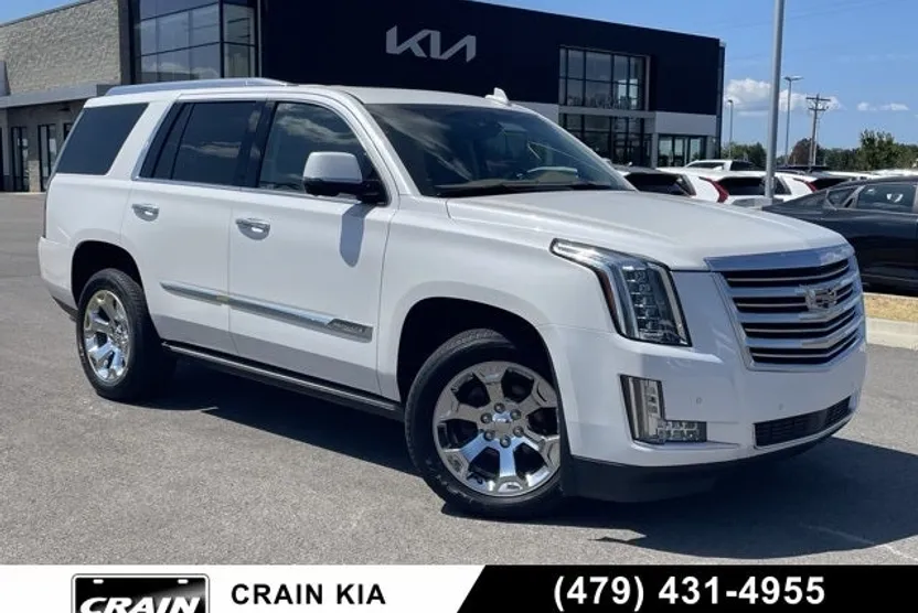2016 Cadillac Escalade Platinum photo 1