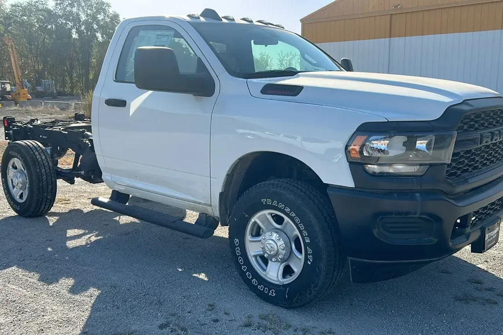 2024 Ram 3500 Tradesman photo 1
