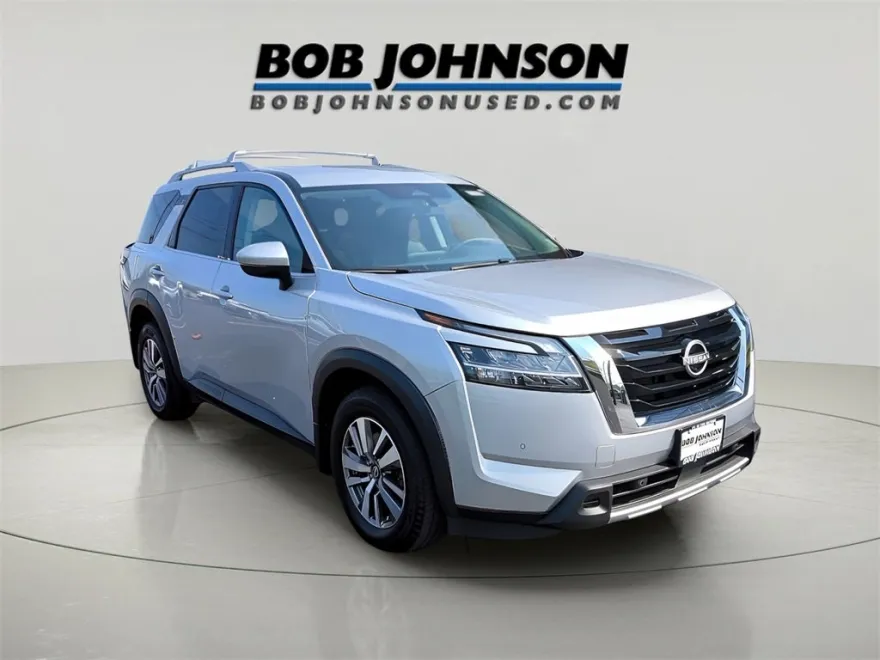 2023 Nissan Pathfinder SL photo 1