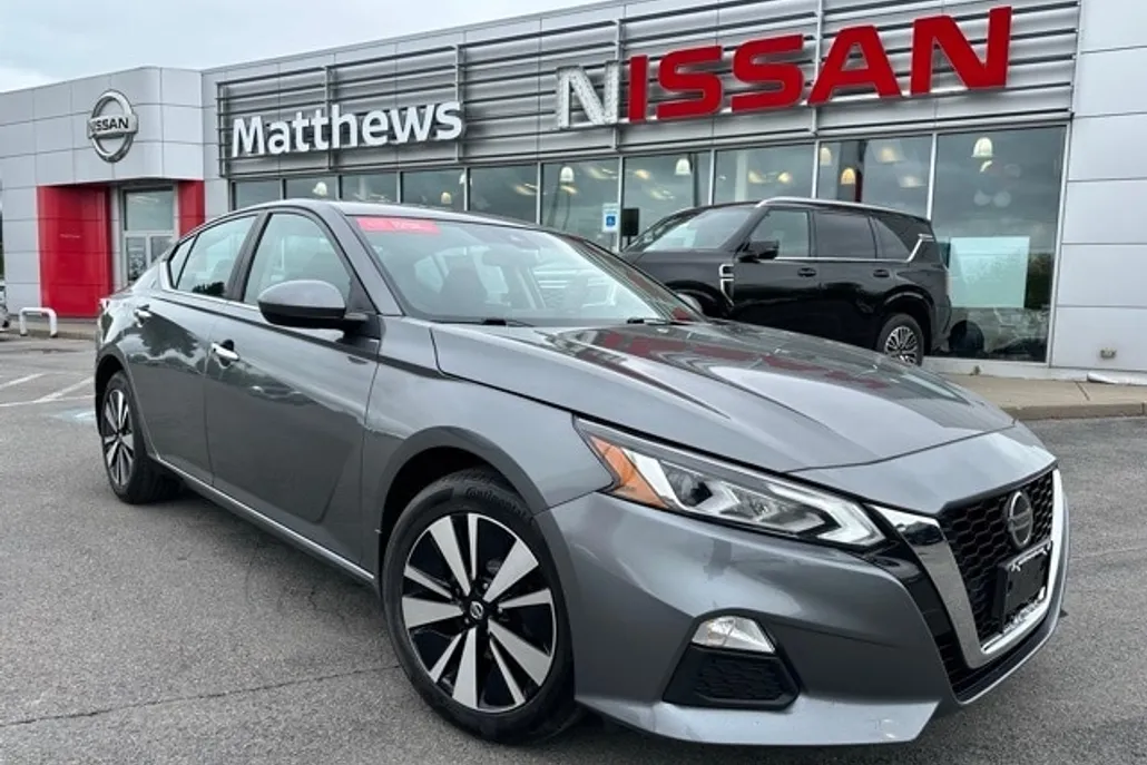 2022 Nissan Altima 2.5 SV photo 1