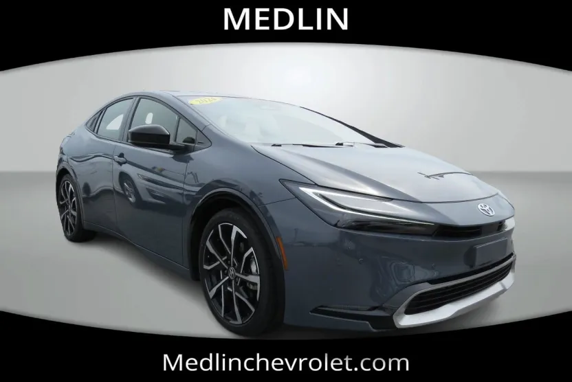 2024 Toyota Prius Prime SE photo 1