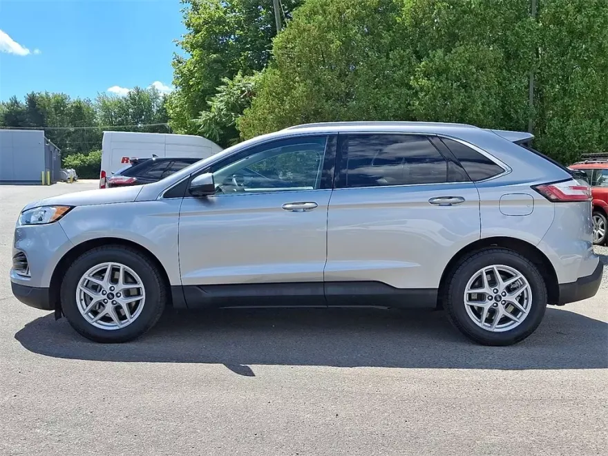 2021 Ford Edge SEL photo 1