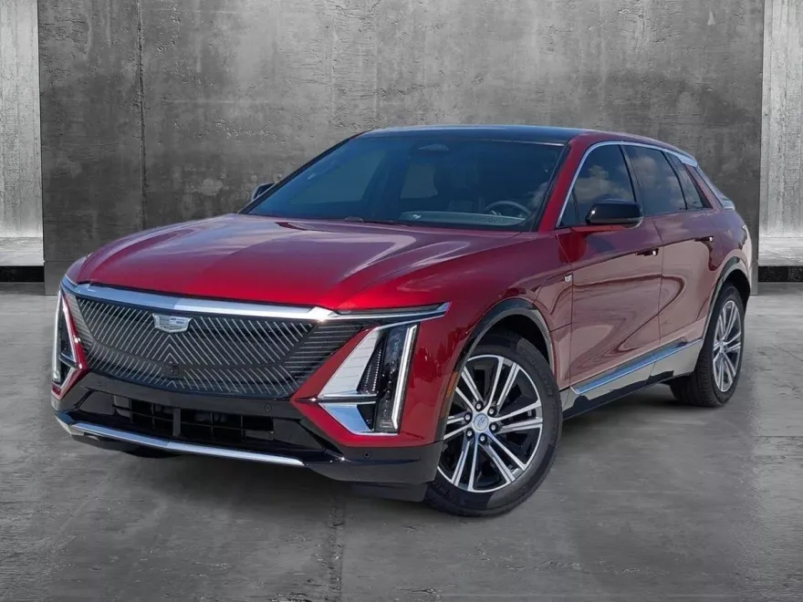 2025 Cadillac Lyriq Luxury photo 1