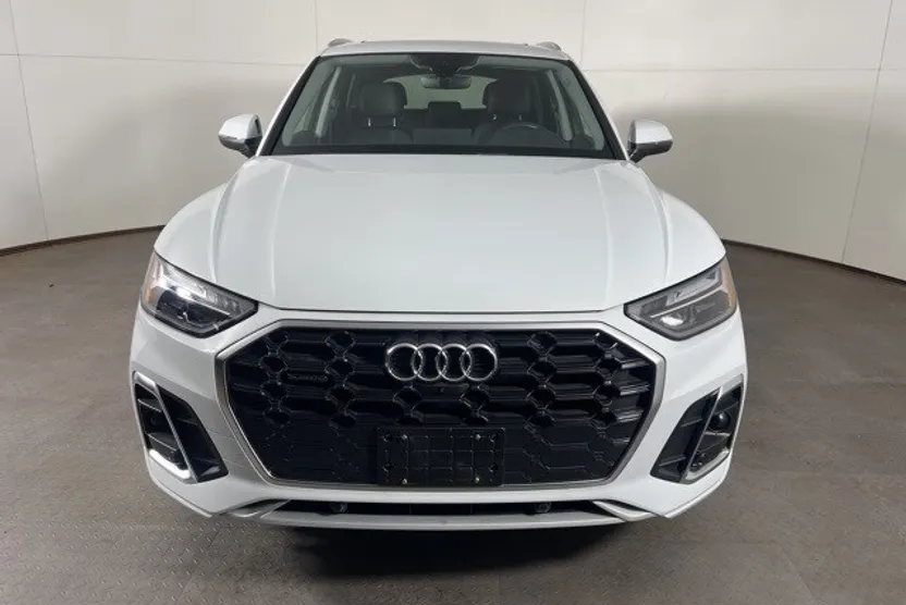 2022 Audi Q5 45 S line Premium Plus photo 1