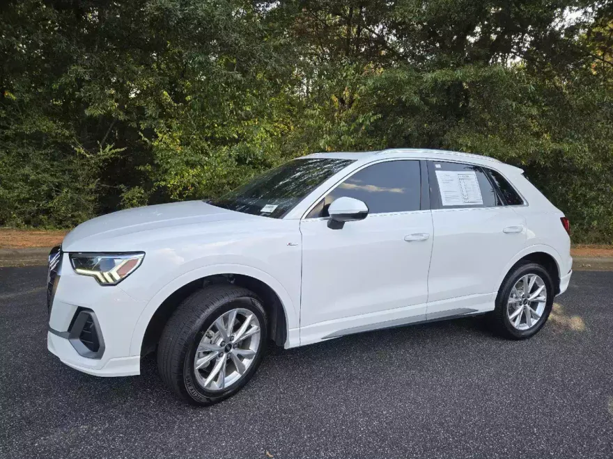 2023 Audi Q3 45 TFSI S line Premium photo 1