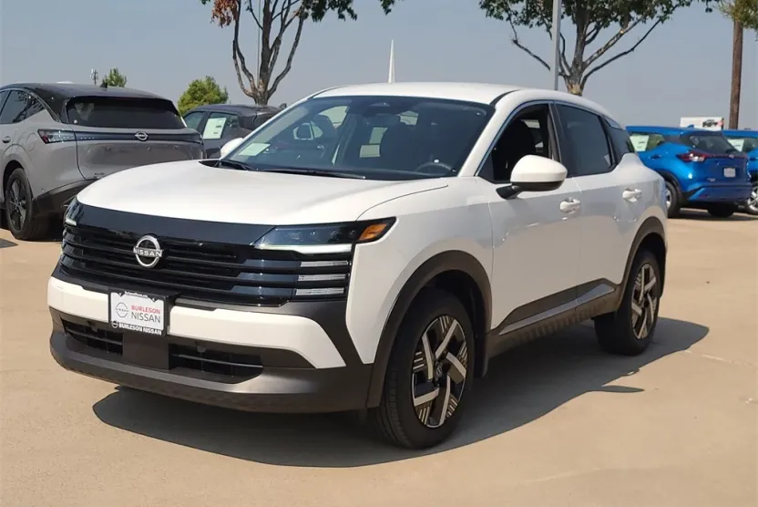 2025 Nissan Kicks SV photo 1