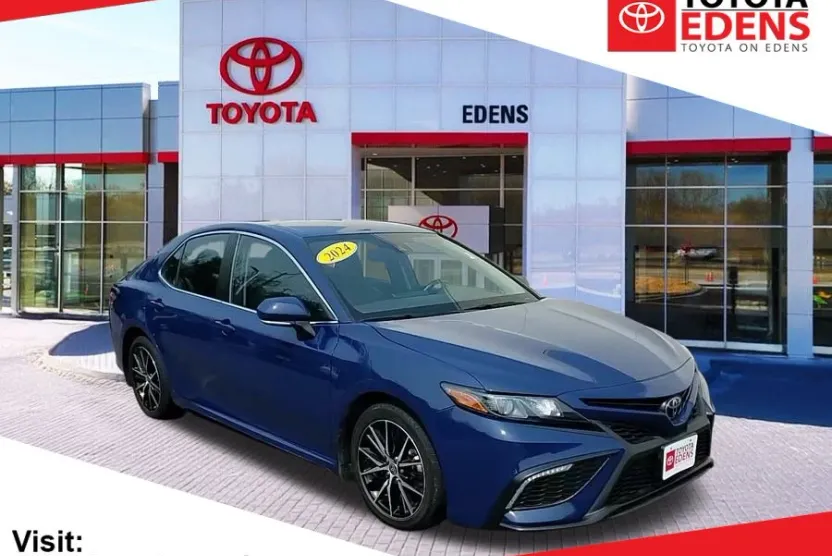 2024 Toyota Camry SE photo 1