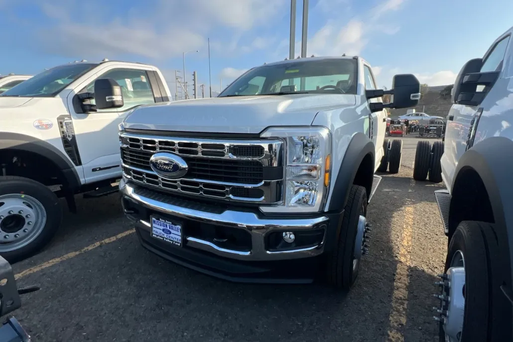 2026 Ford F-550 photo 1