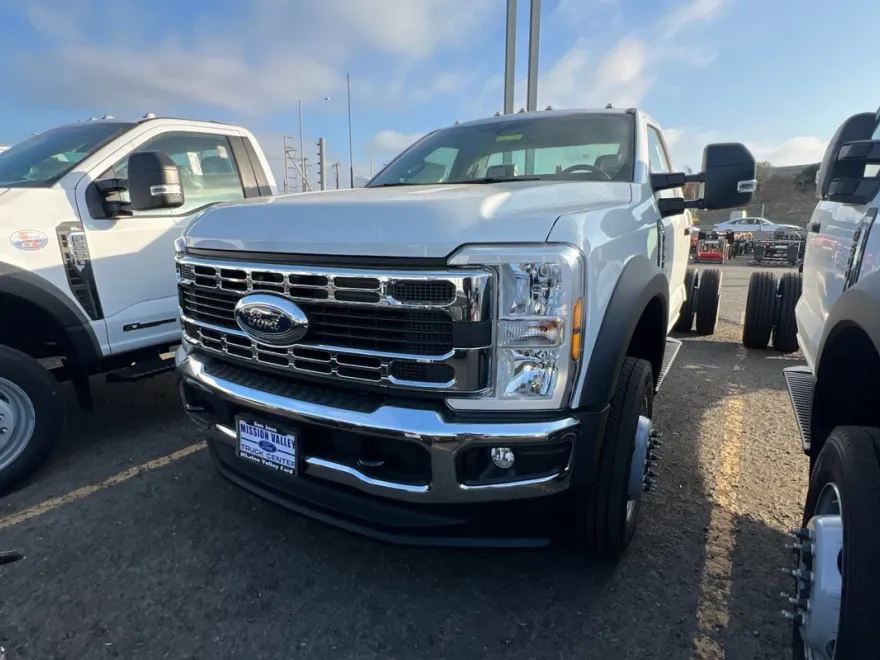 2026 Ford F-550 photo 1