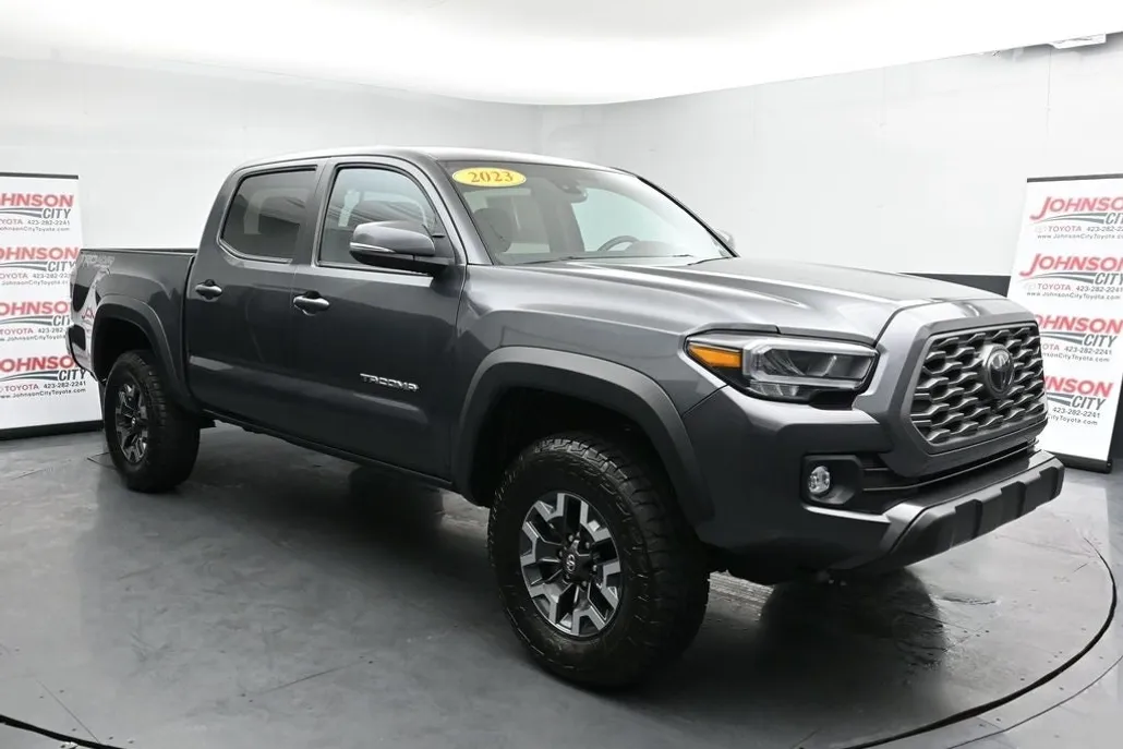 2023 Toyota Tacoma TRD Off-Road V6 photo 1