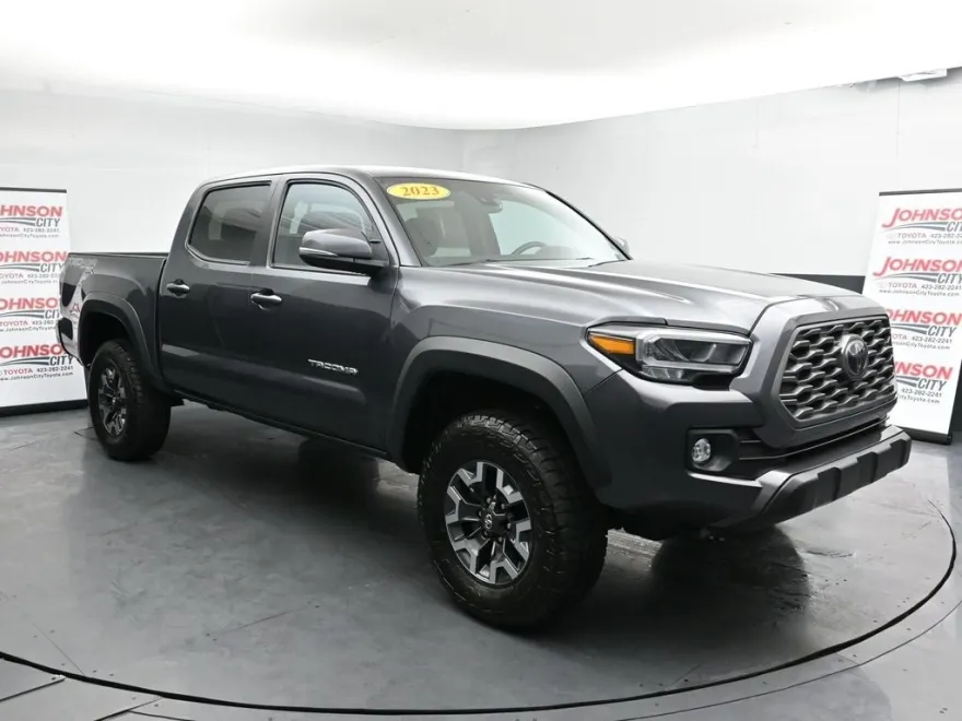 2023 Toyota Tacoma TRD Off-Road V6 photo 1