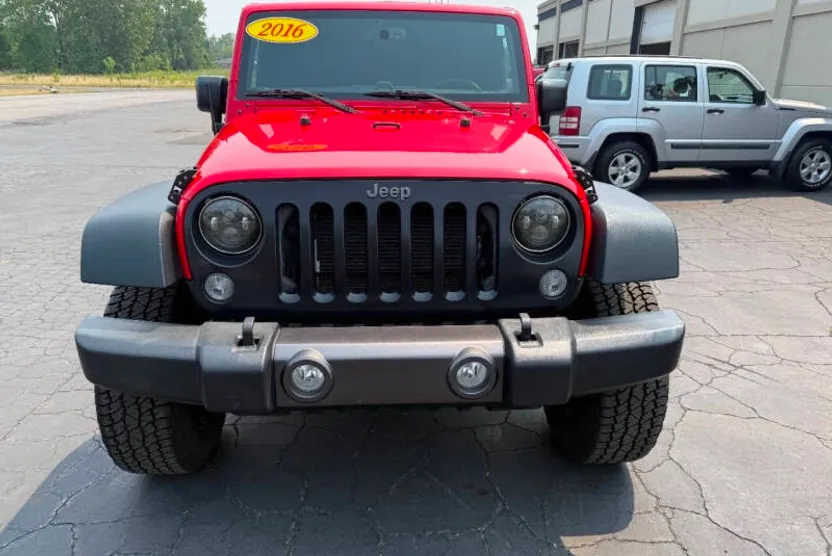 2016 Jeep Wrangler Unlimited Black Bear photo 1