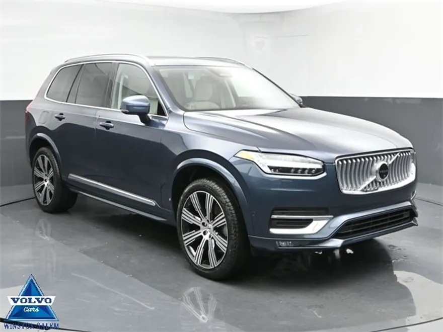 2025 Volvo XC90 Plus photo 1