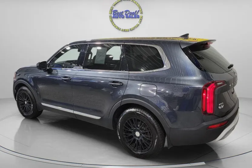 2020 Kia Telluride LX photo 1