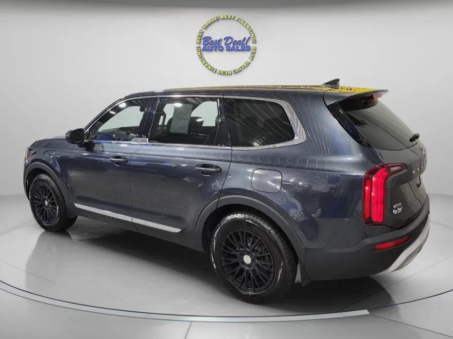 2020 Kia Telluride LX photo 1