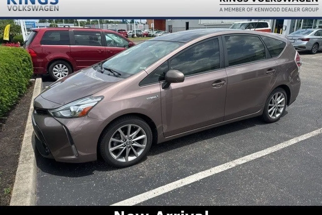 2017 Toyota Prius V Five photo 1