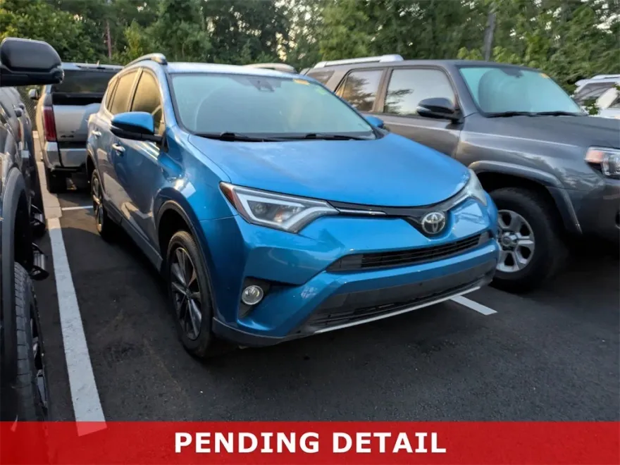 2018 Toyota RAV4 Limited photo 1
