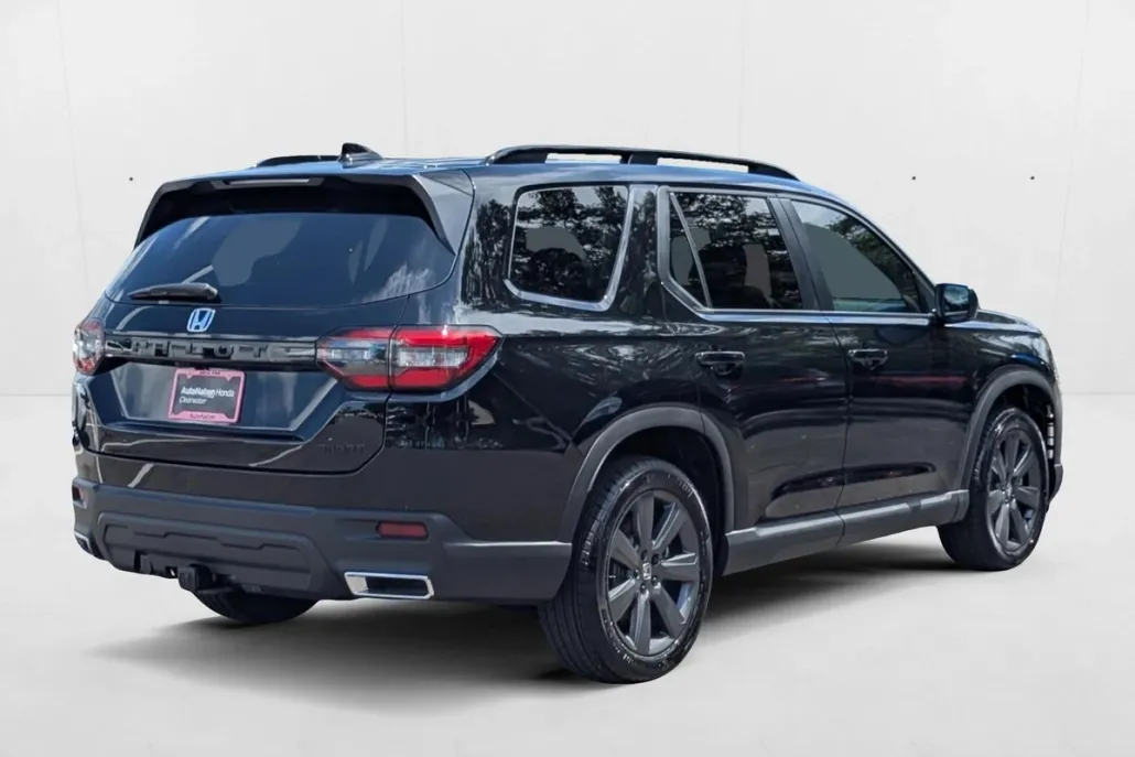 2025 Honda Pilot Sport photo 1