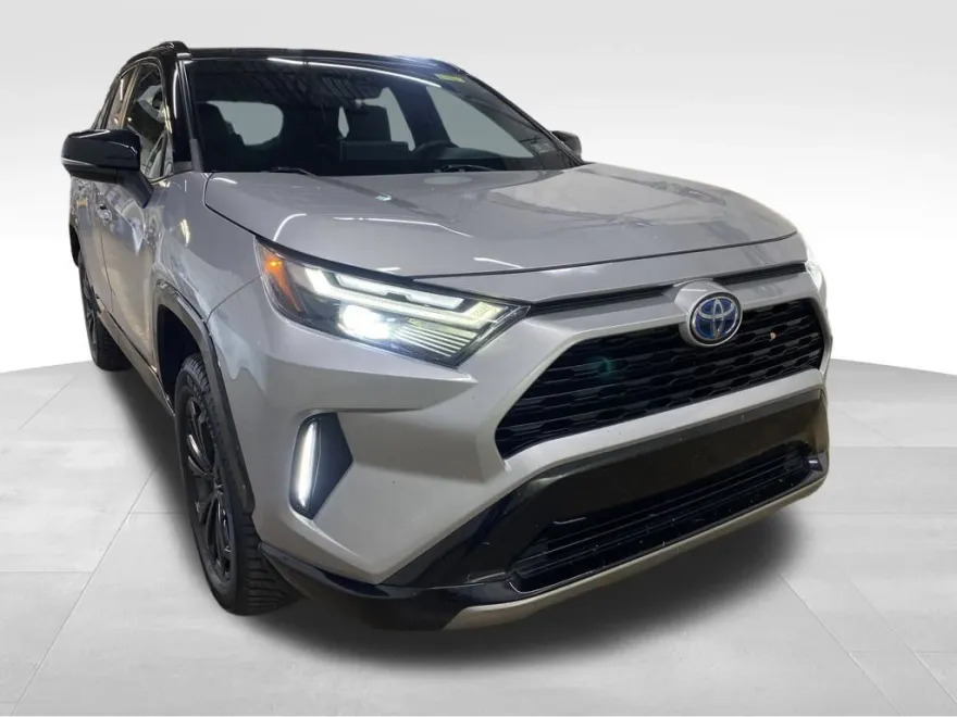 2022 Toyota RAV4 Hybrid XSE photo 1