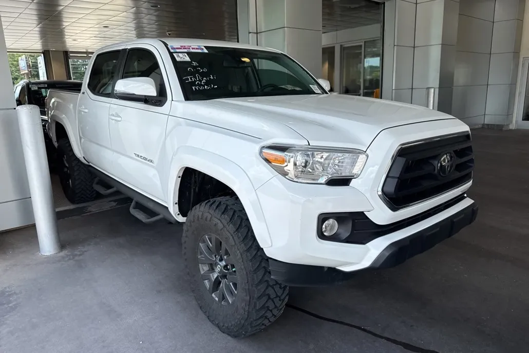 2023 Toyota Tacoma SR5 photo 1