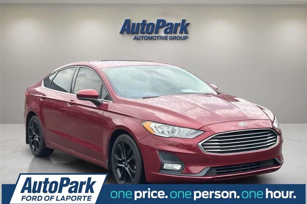 2019 Ford Fusion SE photo 1