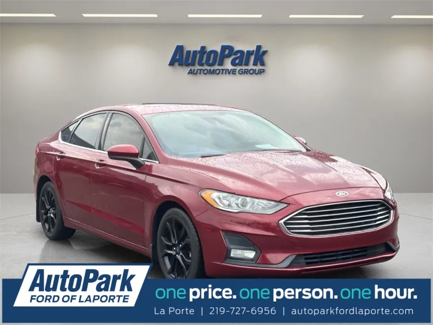 2019 Ford Fusion SE photo 1