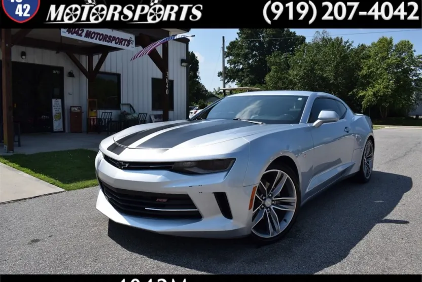 2017 Chevrolet Camaro 2LT Coupe photo 1