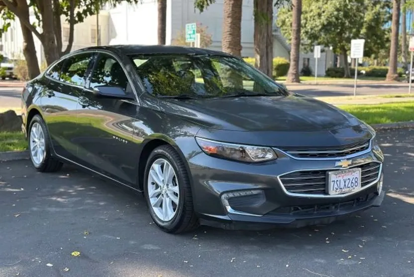 2016 Chevrolet Malibu 1LT photo 1