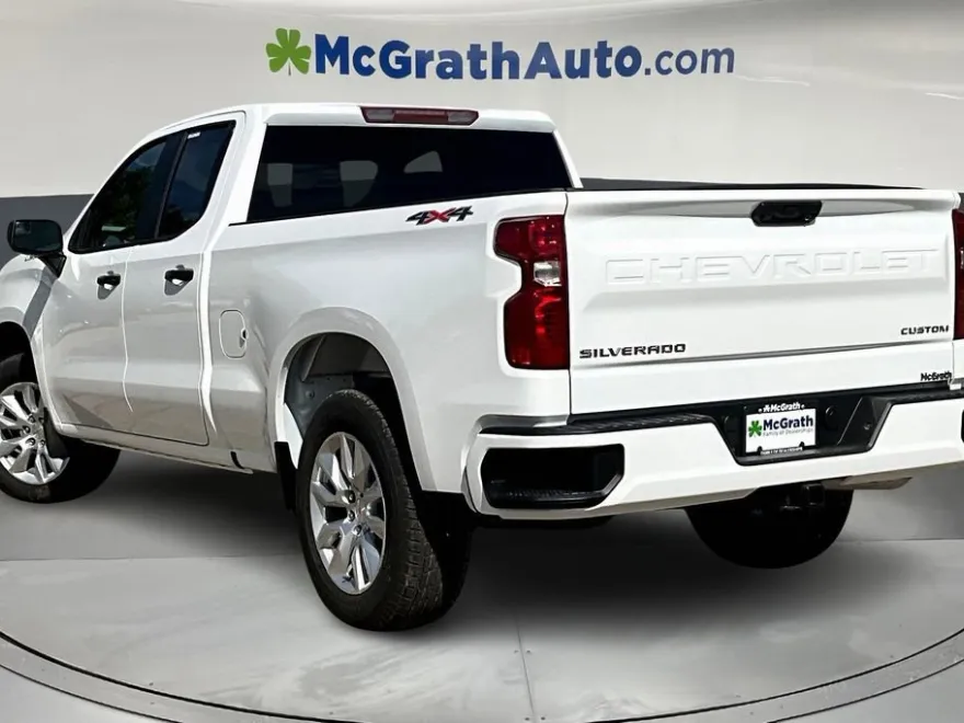2026 Chevrolet Silverado 1500 Custom photo 1