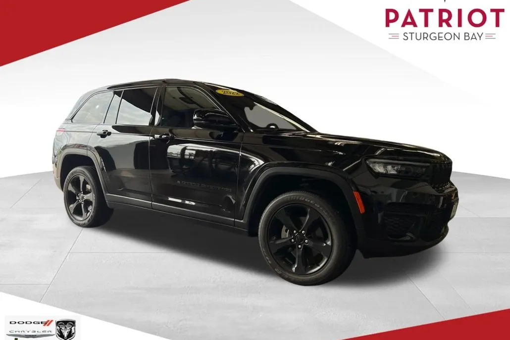 2022 Jeep Grand Cherokee Altitude photo 1