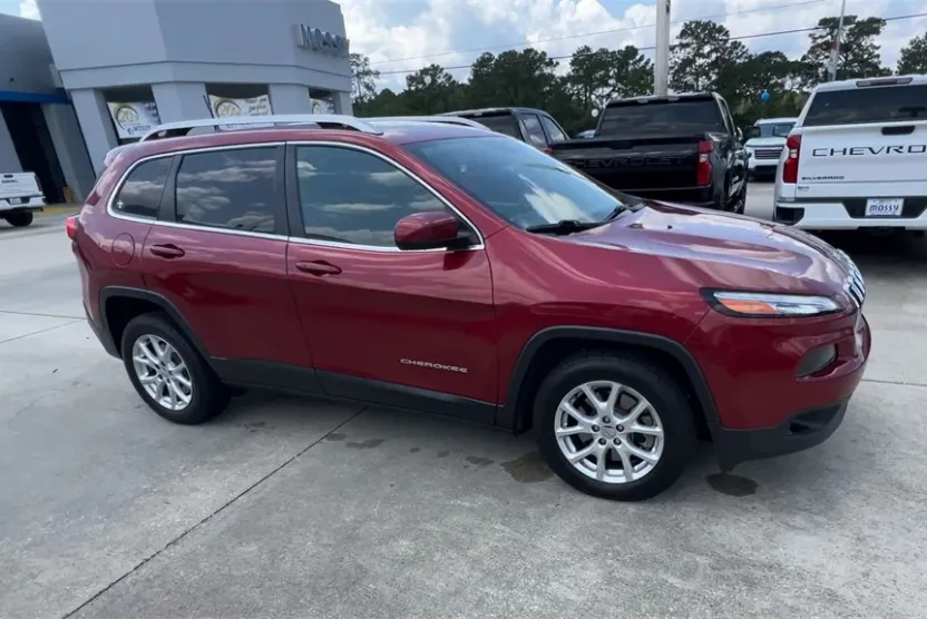 2017 Jeep Cherokee Latitude photo 1