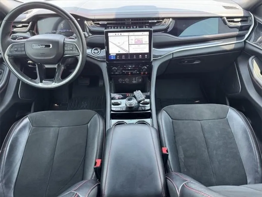 2022 Jeep Grand Cherokee Trailhawk photo 1