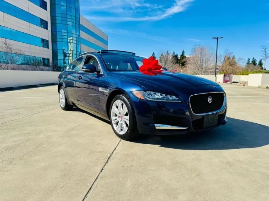 2017 Jaguar XF 35t Premium photo 1