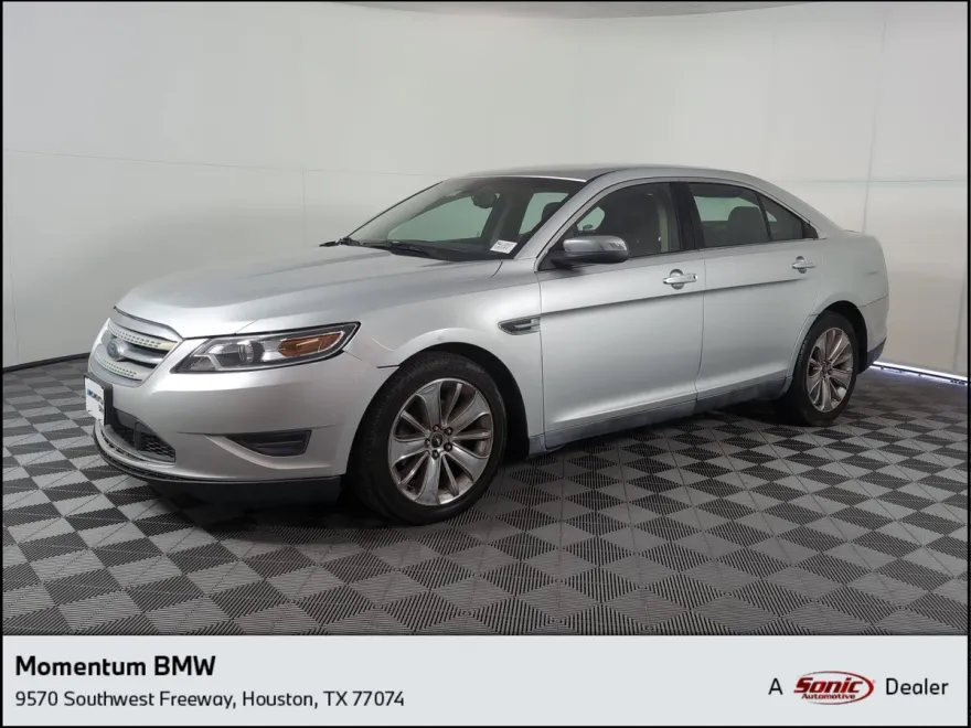 2010 Ford Taurus Limited photo 1