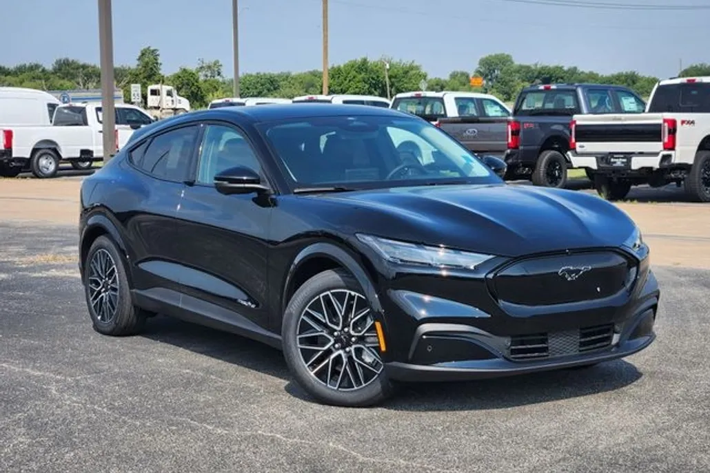2025 Ford Mustang Mach-E Premium photo 1