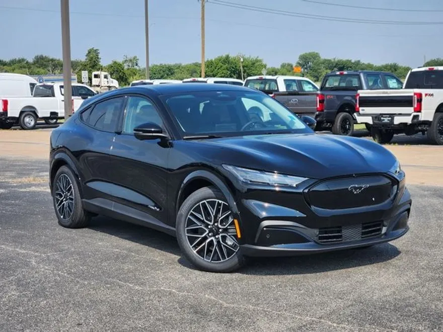 2025 Ford Mustang Mach-E Premium photo 1