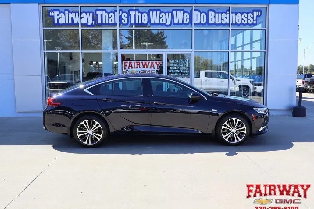 2018 Buick Regal Sportback Preferred II photo 1