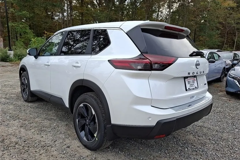 2026 Nissan Rogue SV photo 1