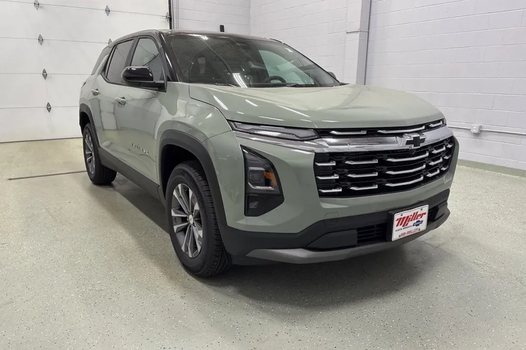 2026 Chevrolet Equinox LT photo 1