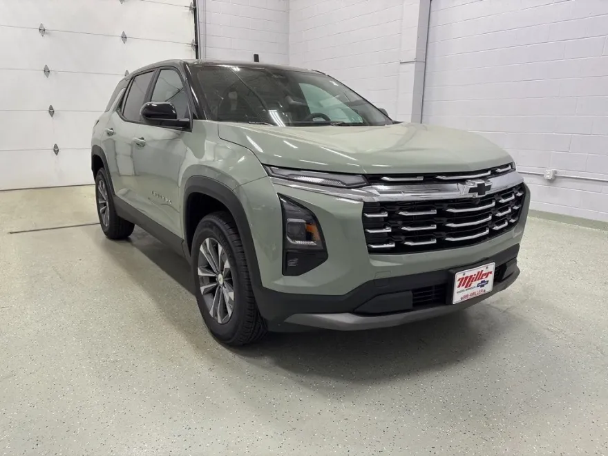 2026 Chevrolet Equinox LT photo 1