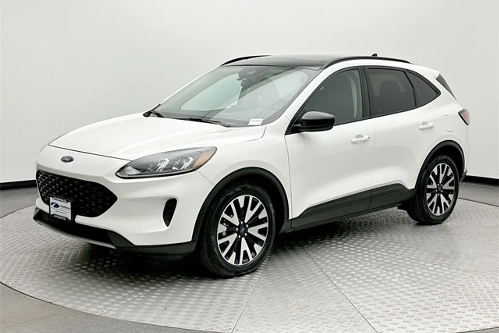 2020 Ford Escape SE Sport Hybrid photo 1