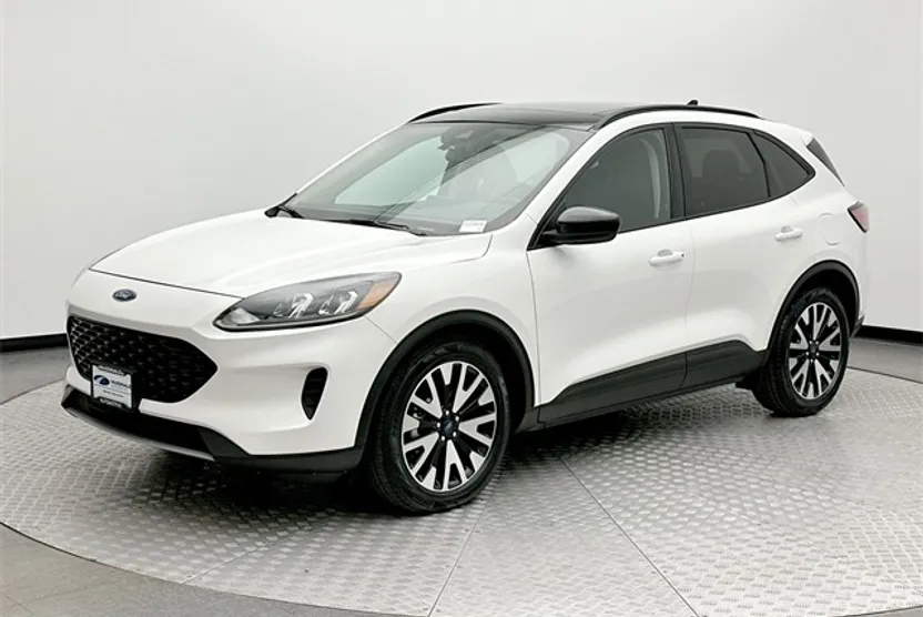 2020 Ford Escape SE Sport Hybrid photo 1