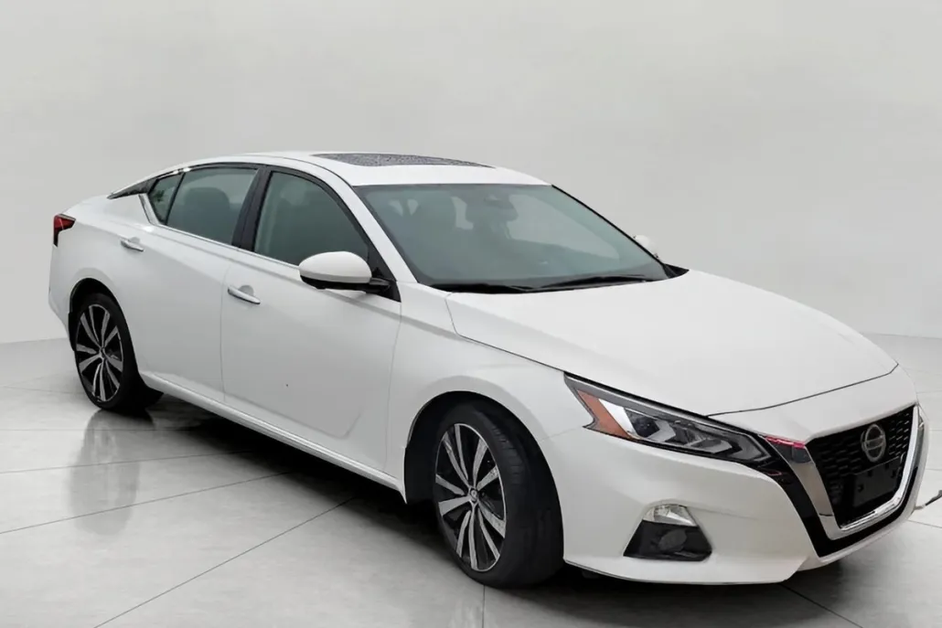 2019 Nissan Altima 2.5 Platinum photo 1
