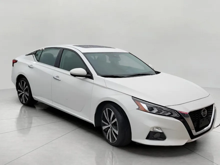 2019 Nissan Altima 2.5 Platinum photo 1
