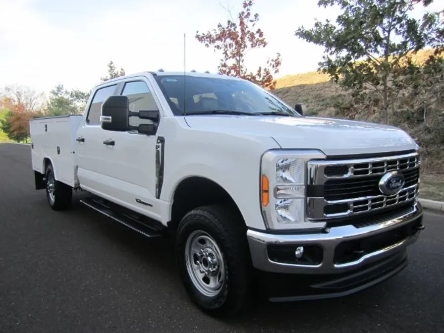 2023 Ford F-350 XL photo 1