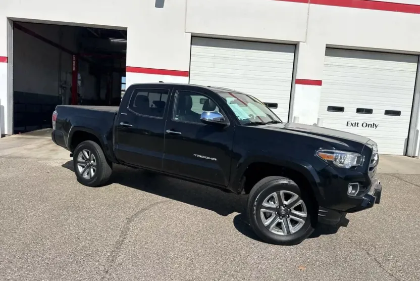 2018 Toyota Tacoma Limited Double Cab V6 4x4 photo 1