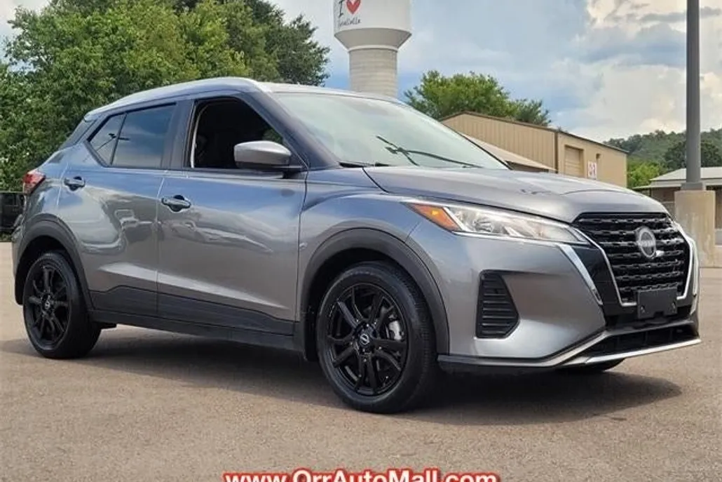 2023 Nissan Kicks SV photo 1